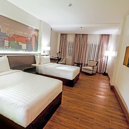 טגאיטאי Hotel Carlito Tagaytay מראה חיצוני תמונה
