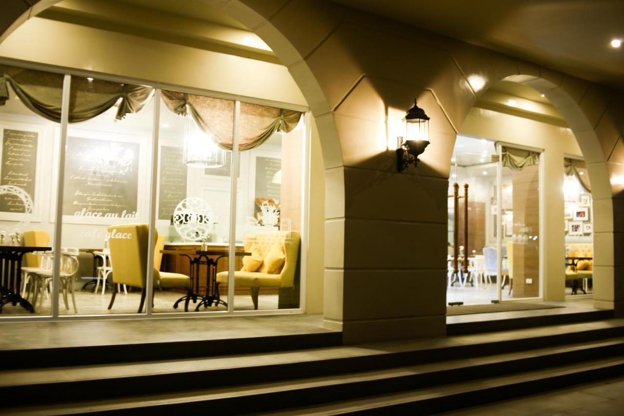טגאיטאי Hotel Carlito Tagaytay מראה חיצוני תמונה