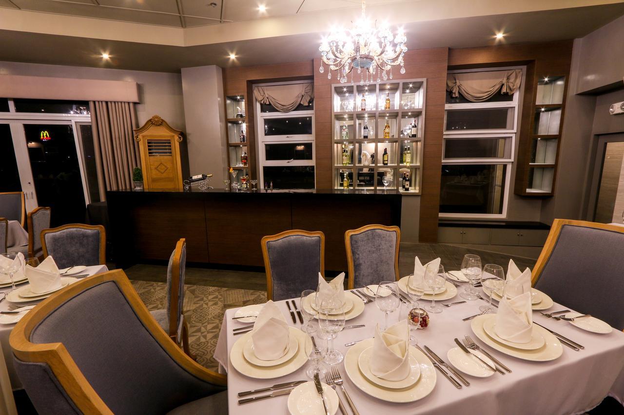 טגאיטאי Hotel Carlito Tagaytay מראה חיצוני תמונה