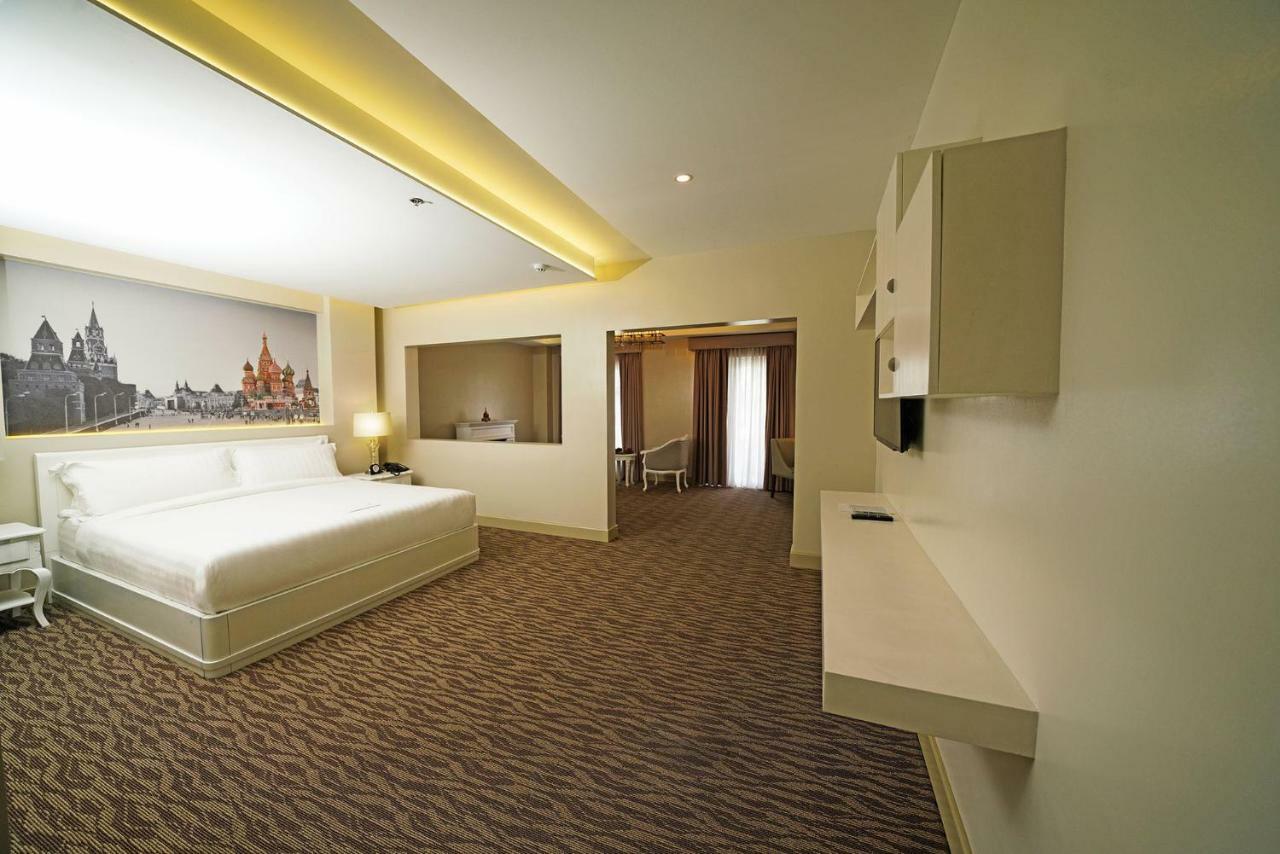 טגאיטאי Hotel Carlito Tagaytay מראה חיצוני תמונה