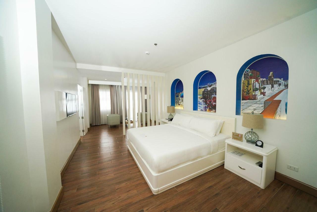טגאיטאי Hotel Carlito Tagaytay מראה חיצוני תמונה