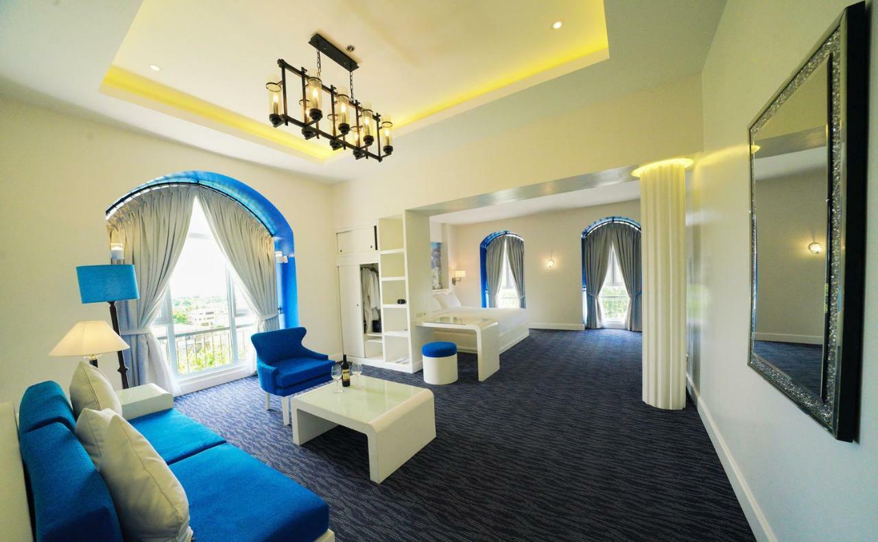 טגאיטאי Hotel Carlito Tagaytay מראה חיצוני תמונה